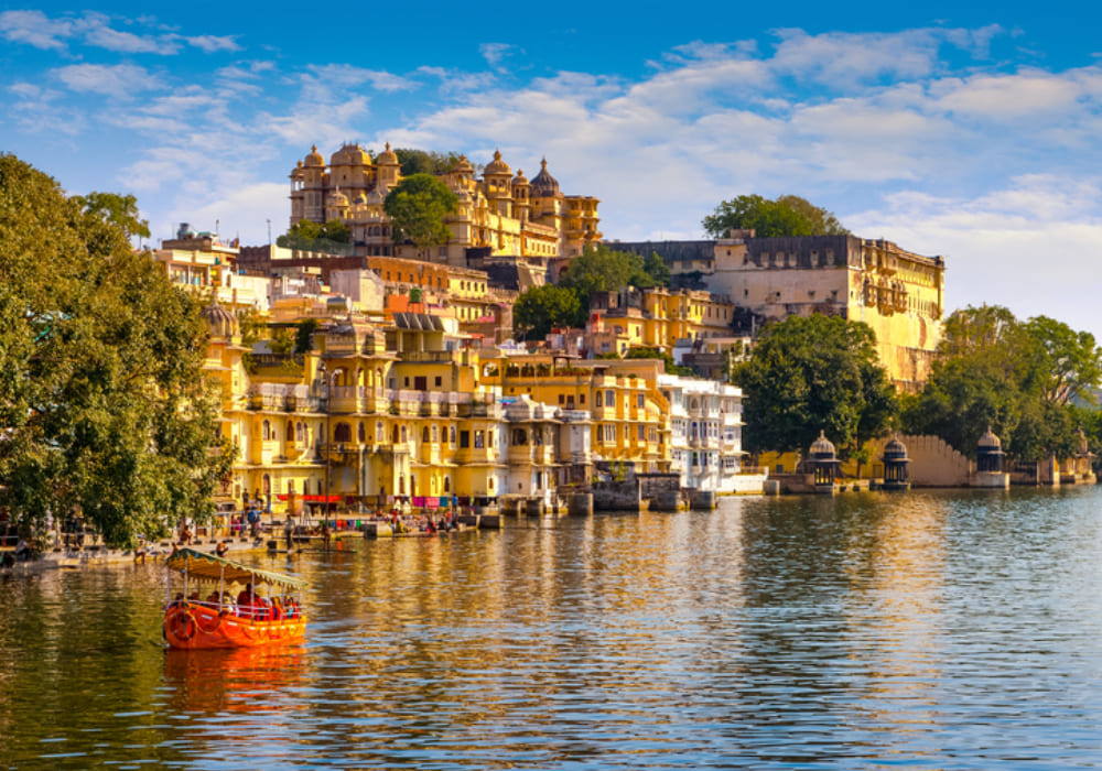 Udaipur:- City Palace, Jagdish Temple, Bagore Ki Haveli, Boat Ride on Pichola Lake, Fateh Sagar Lake, Saheliyon Ki Baadi, Monsoon Palace Udaipur:- City Palace, Jagdish Temple, Bagore Ki Haveli, Boat Ride on Pichola Lake, Fateh Sagar Lake, Saheliyon Ki Baadi, Monsoon Palace